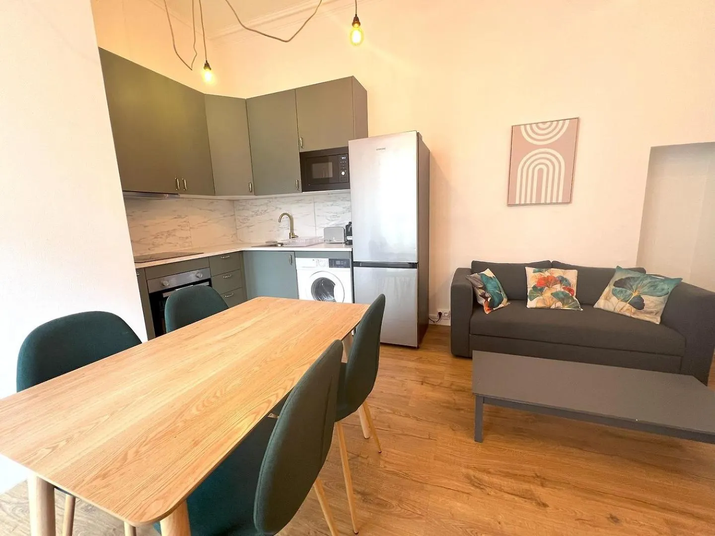 T2 Renove En Plein Centre Rennais location
